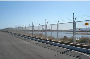 機(jī)場(chǎng)、高鐵等公共設(shè)施場(chǎng)所周界防護(hù)解決方案